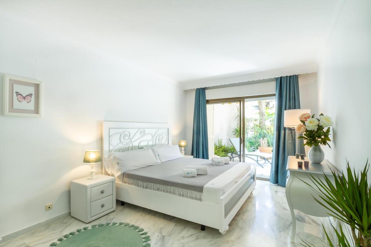Marbella Banus Suites - Golden Beach Marbella Suite Exterior photo